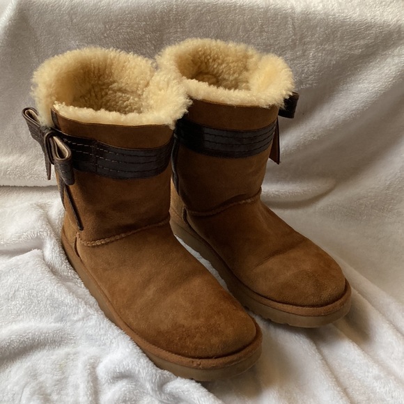 UGG Josette 1003174 Chestnut Boots. Size 10 - Picture 1 of 17
